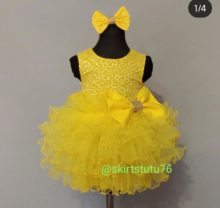 Костюми карнавальні та сукні на рочок