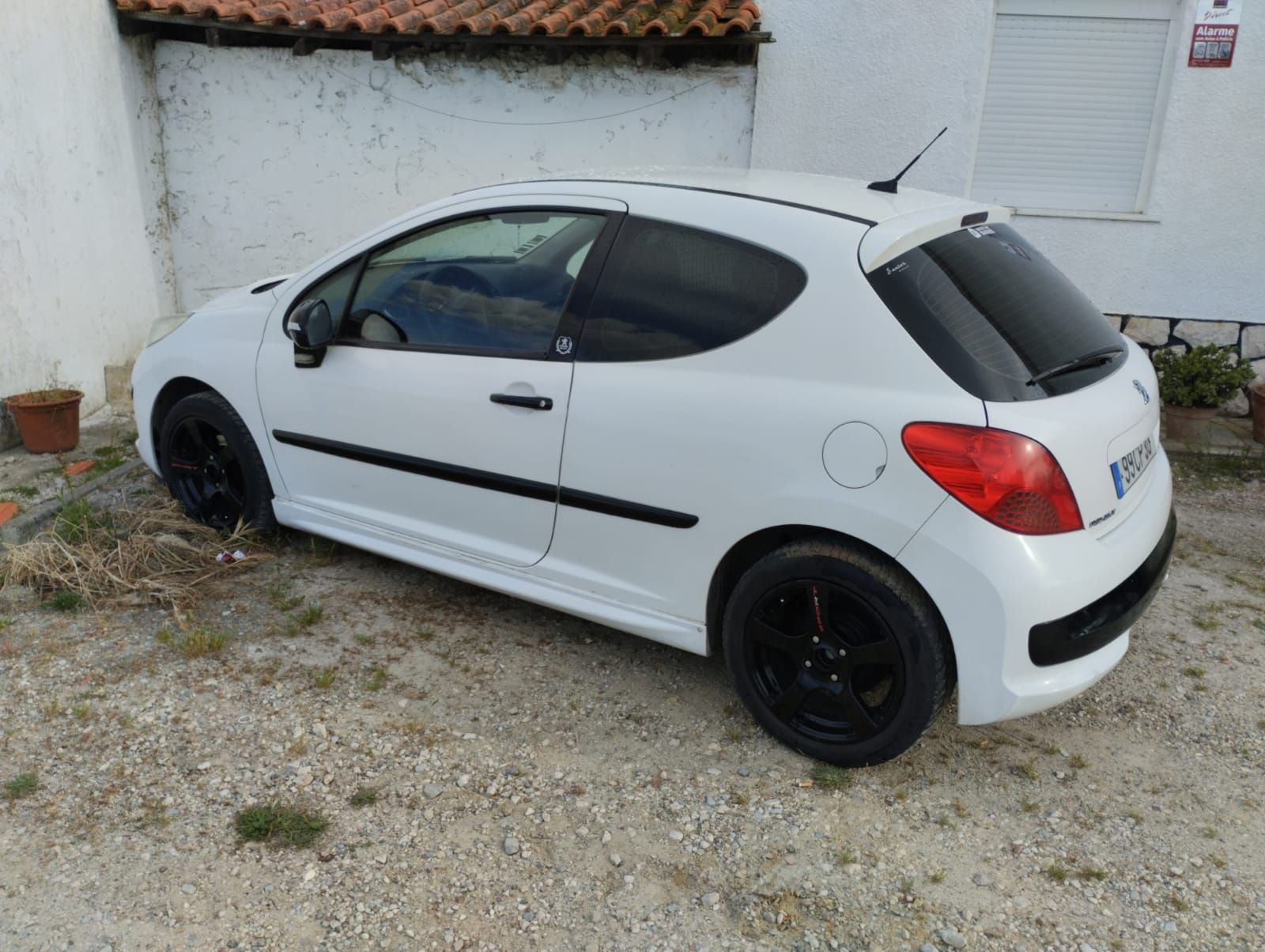 Peugeot 207 Van.