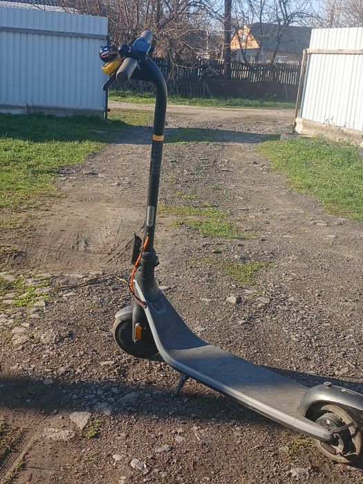 Продам електросамокат Ninebot Kickscooter E2 Plus