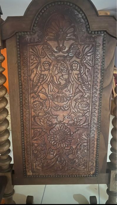 Cadeira de balanço em madeirs