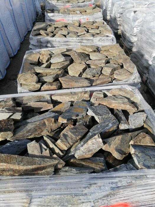 Łupek szarogłazowy lub gnejs na skalniak murek oporowy kamień murowy