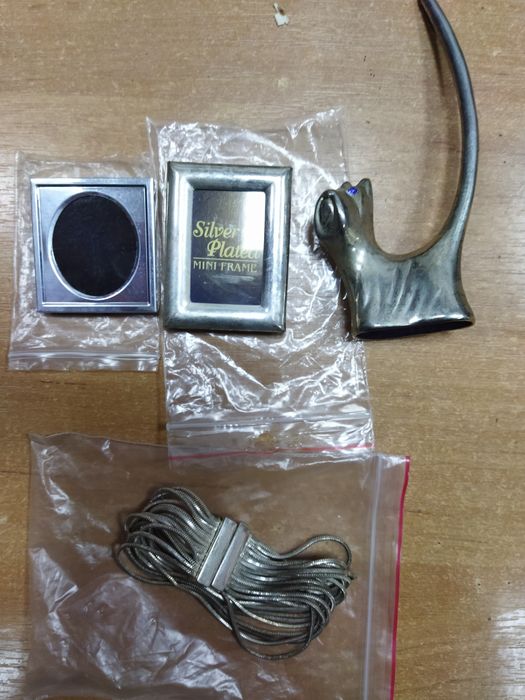 Срібні вироби, рамки, браслет, фігурка собаки