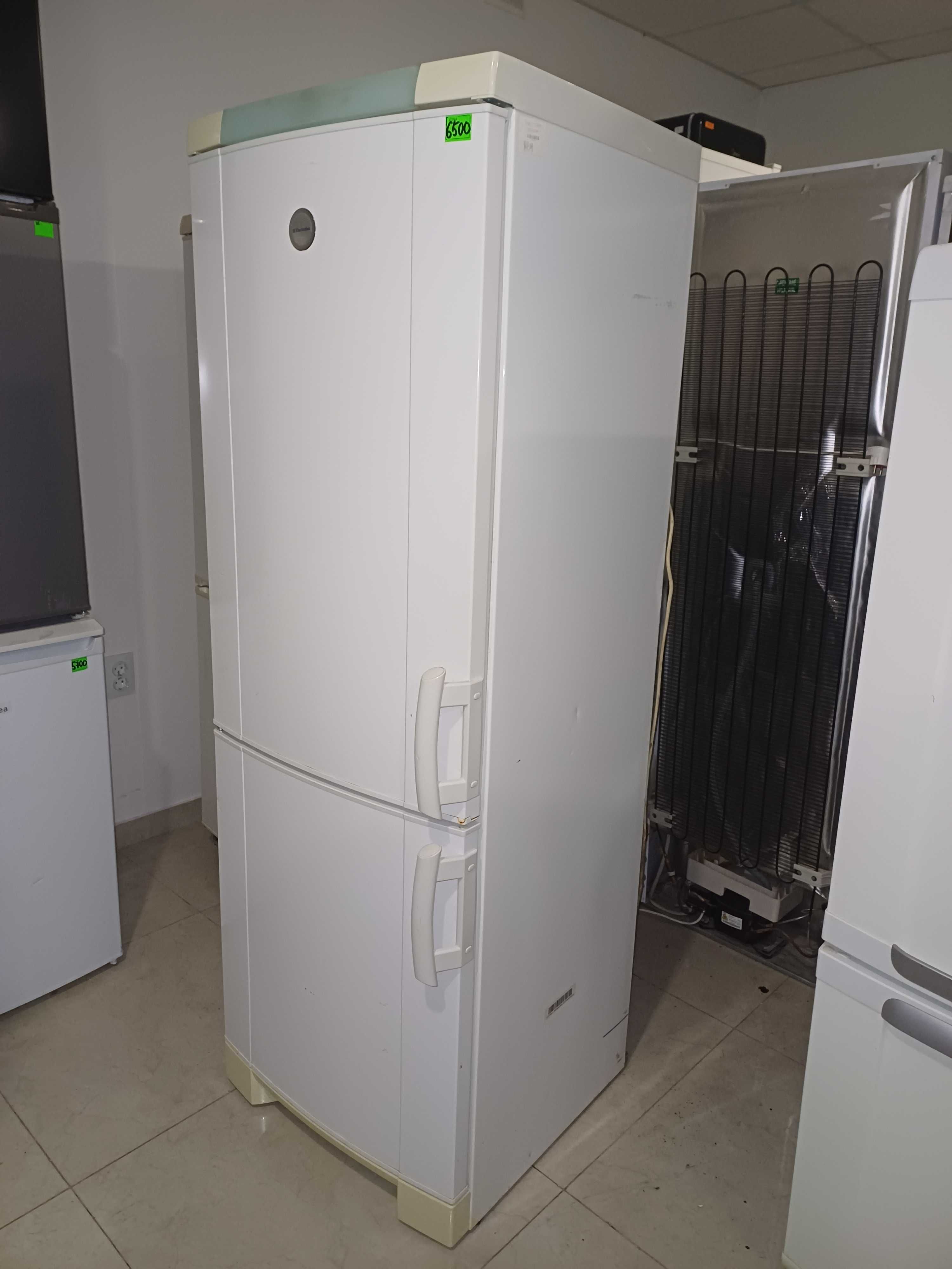 Холодильник Electrolux ERB3123 (175 см) з Європи