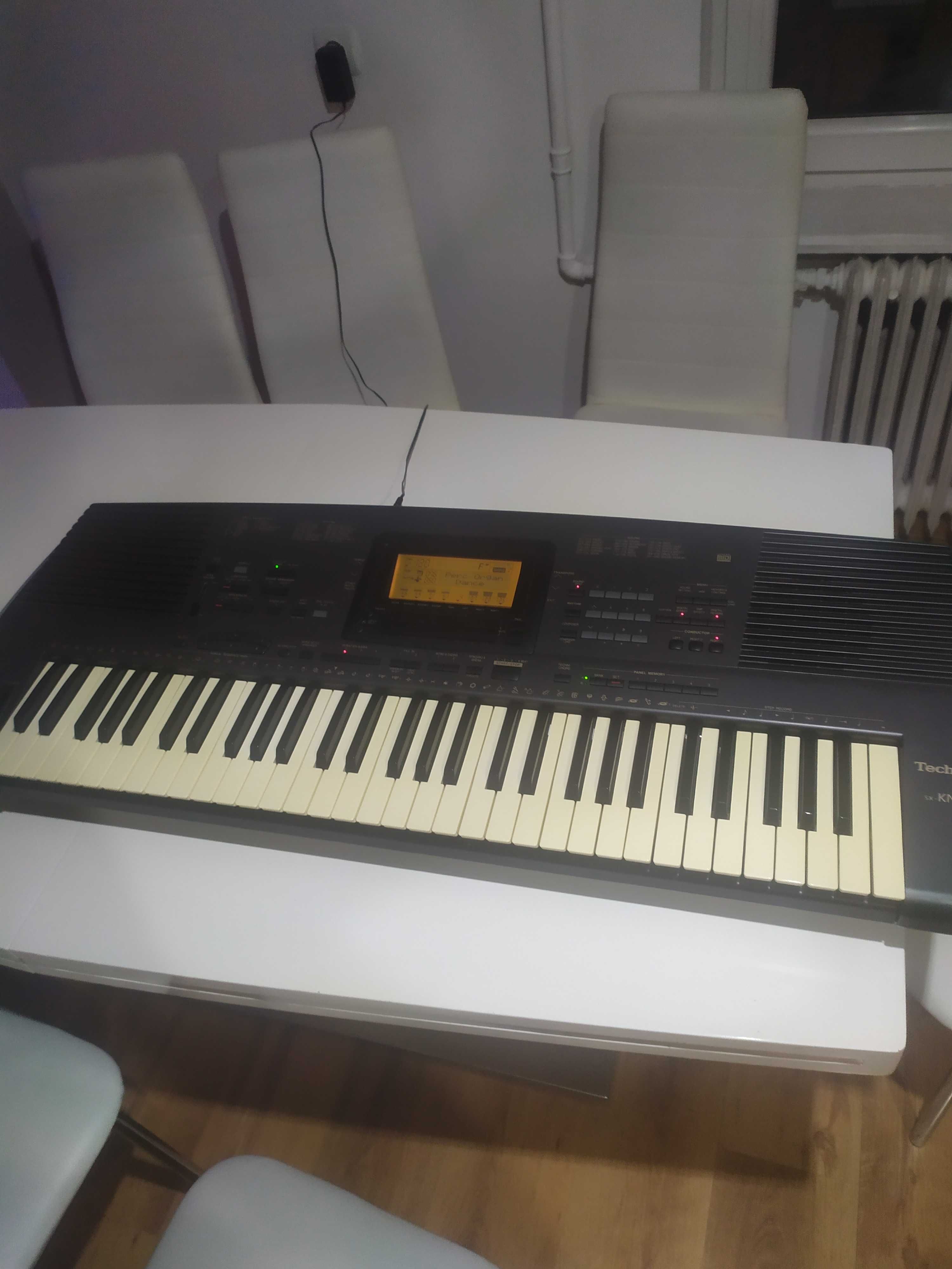 Keyboard Technics kn930