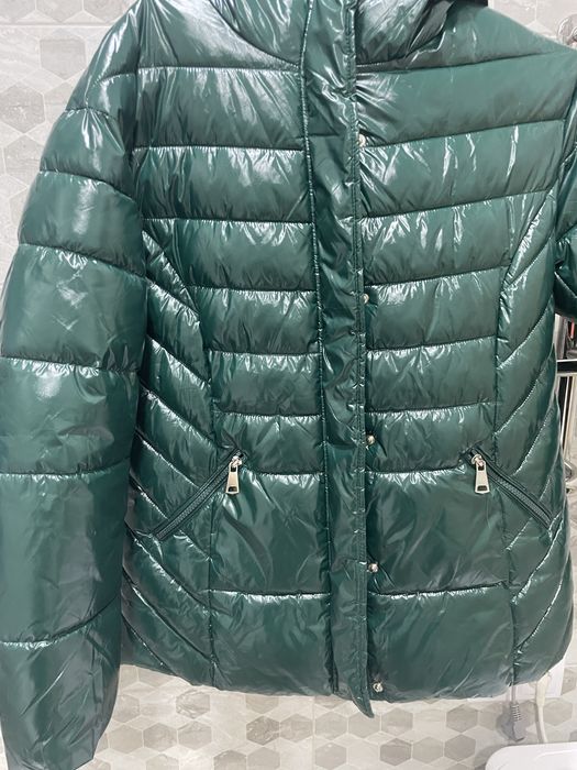 Курточка суперовая зеленая ,осень /зима