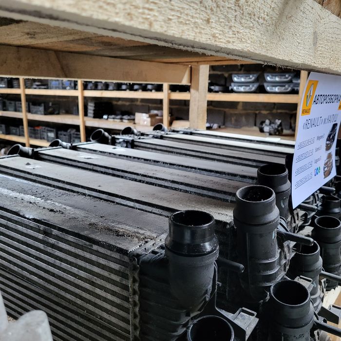 Радіатор інтеркулера 1.5 2.0 dci Рено Лагуна 3