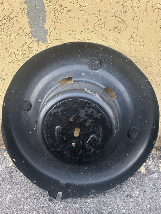 Чехол запасного колеса RAV 4