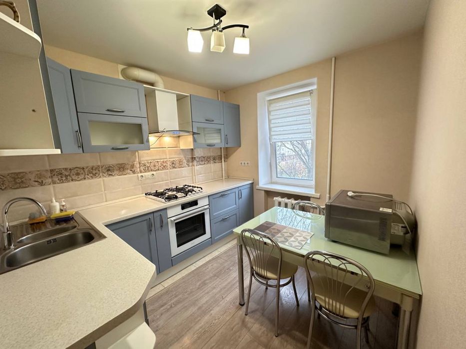 Здається 2х кімнатна квартира по вул. І.Миколайчука 19