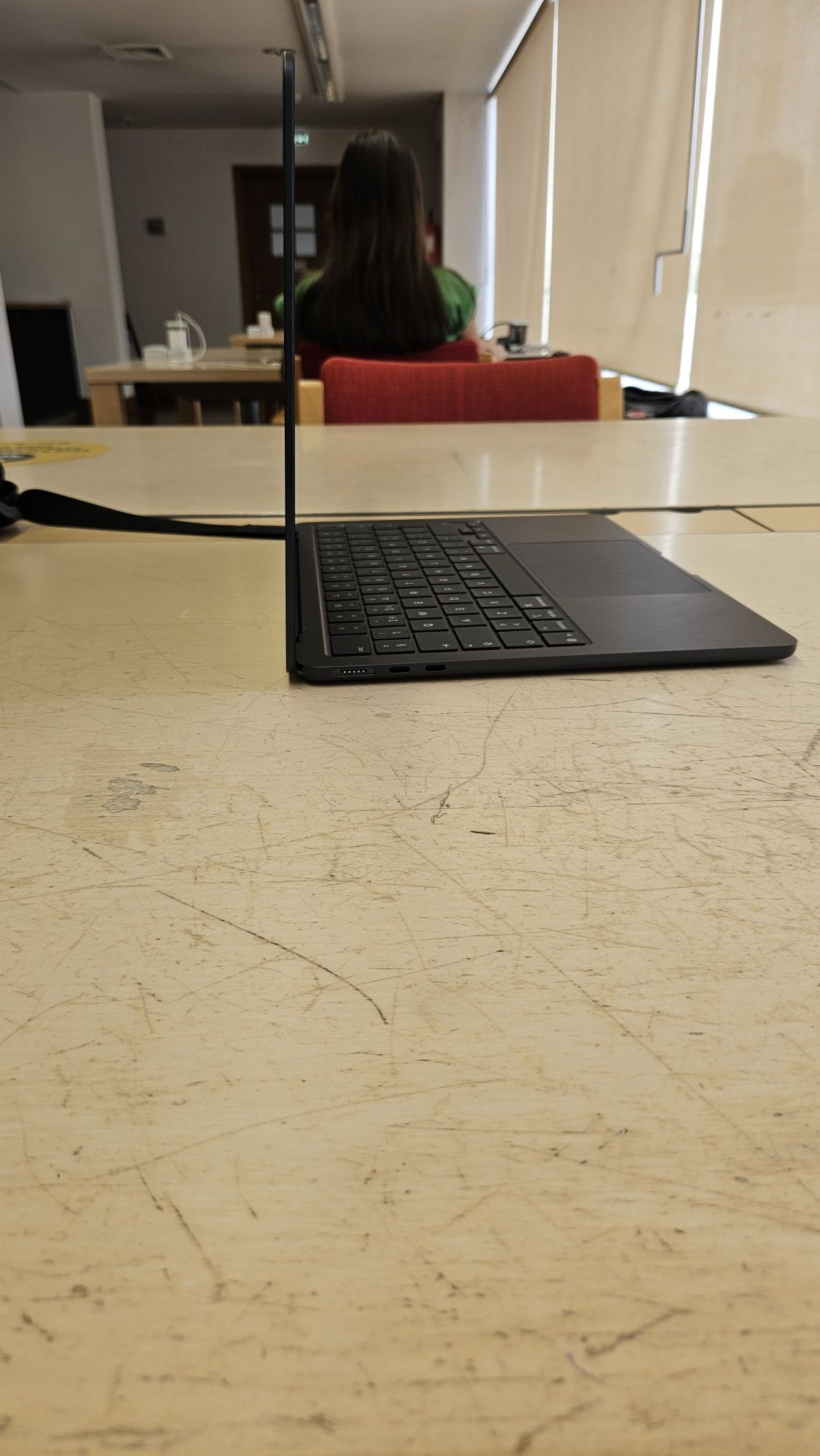 Mac book air M4 como novo