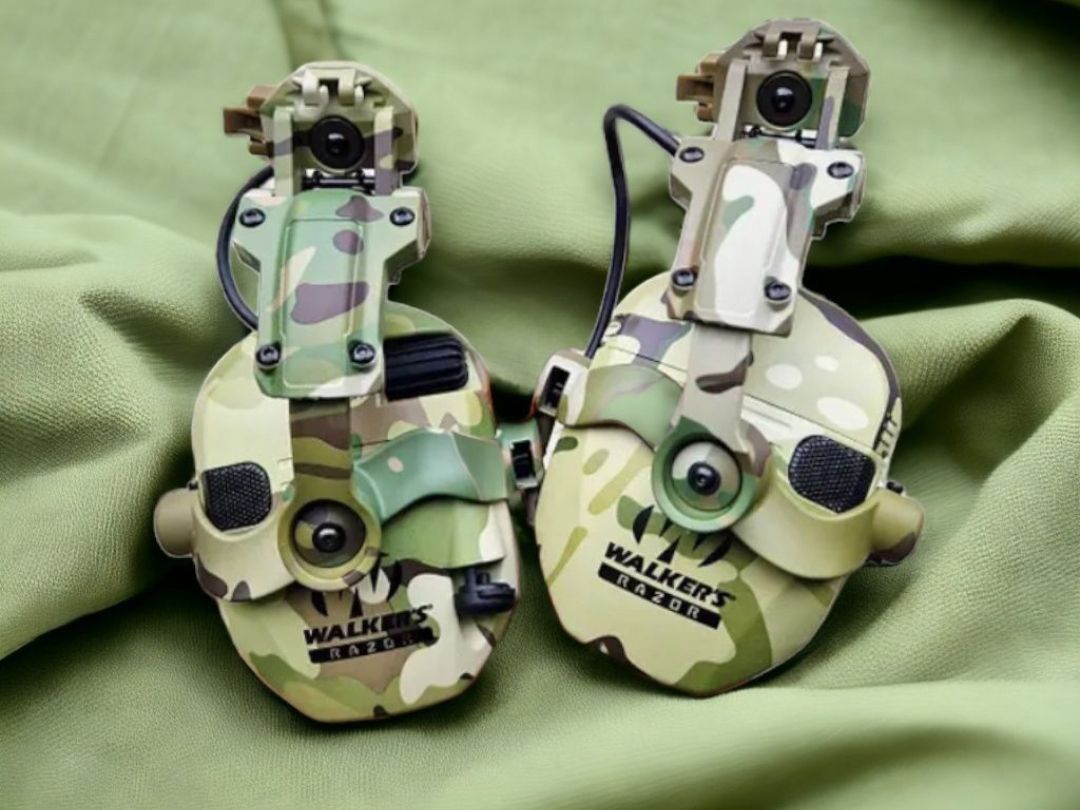 Тактичні навушники Walkers Razor Multicam та кріплення для шолому.