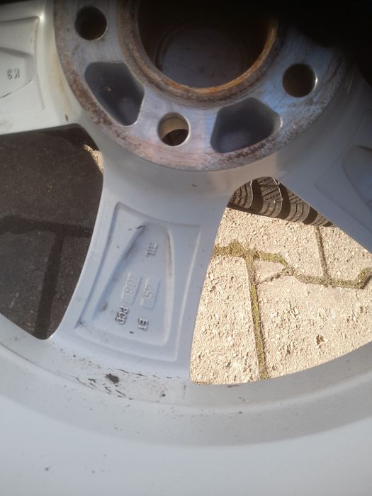 Felgi aluminiowe Ford-Volvo  dezent 17 5x108 jak nowe