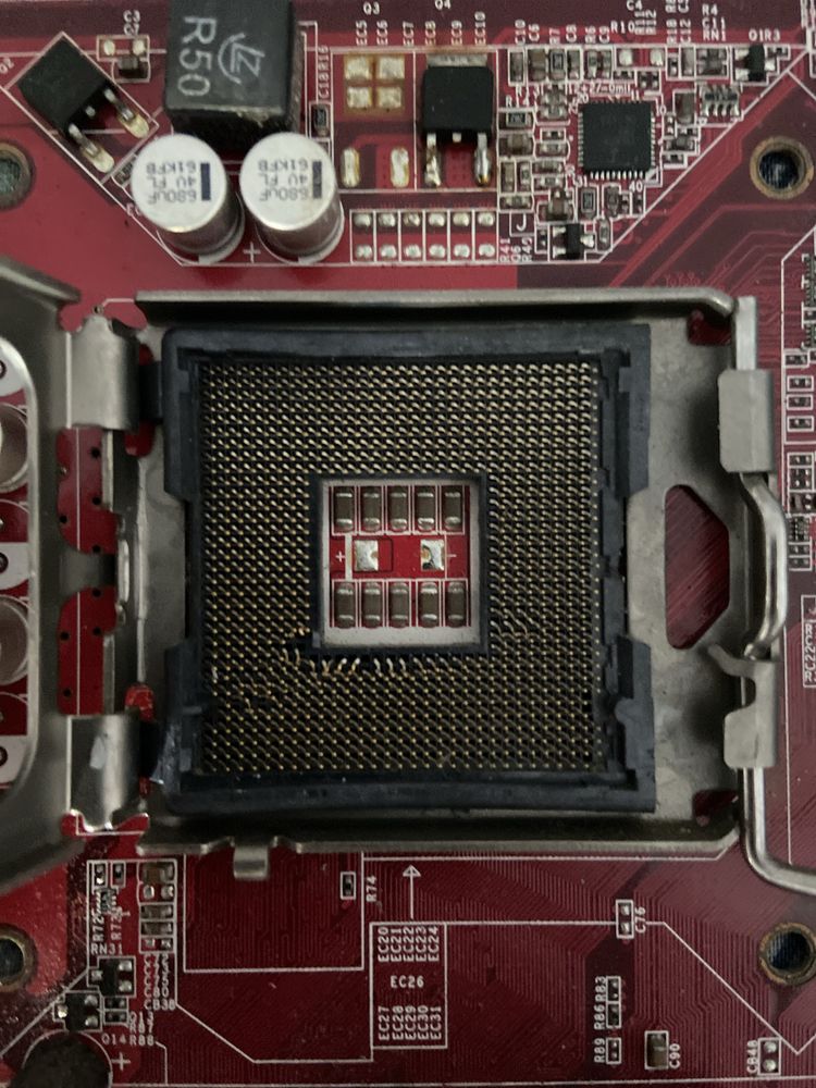 Vendo pc antigo com pinos partidos