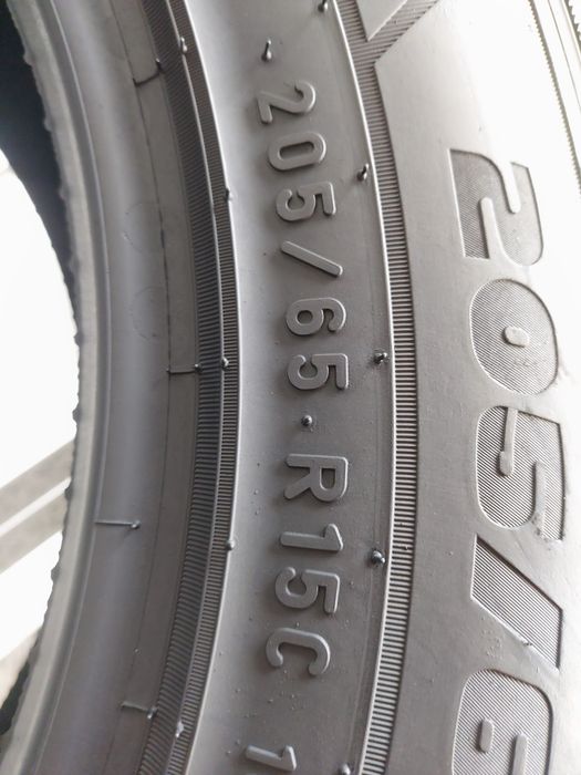 Opona pojedyncza 205/65/15 C Pirelli Carrier 9mm