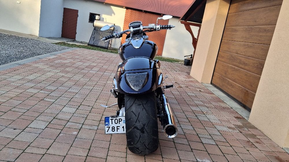 Suzuki VZR 1800 intruder