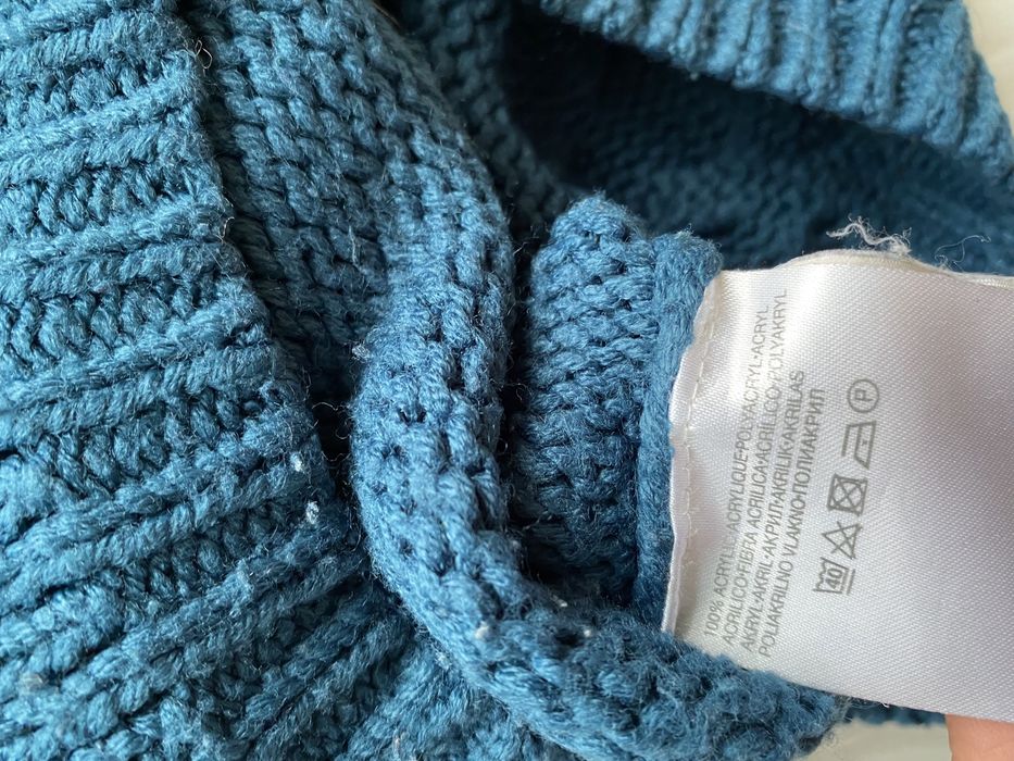 Sweter damski niebieski z warkoczem