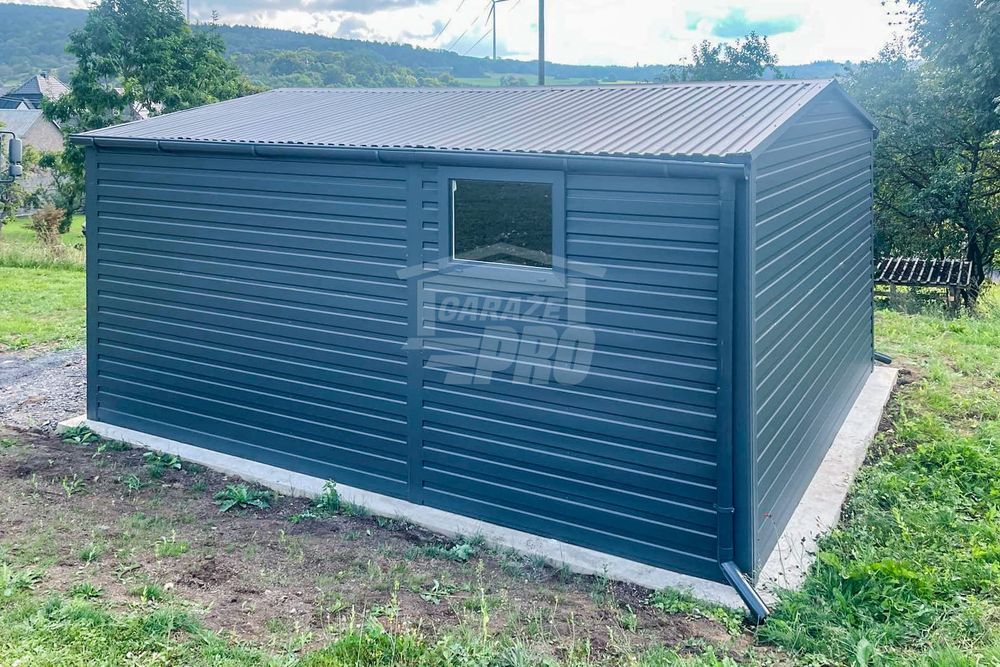 Garaż blaszany 4,5x5m Brama uchylna okno antracyt rynny dach GP422
