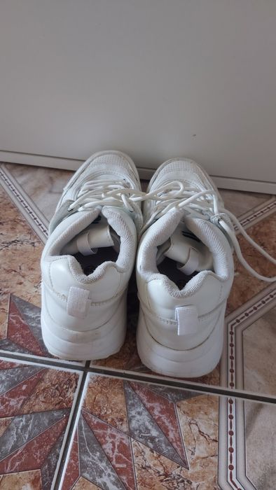 Białe buty trampki Fila 39