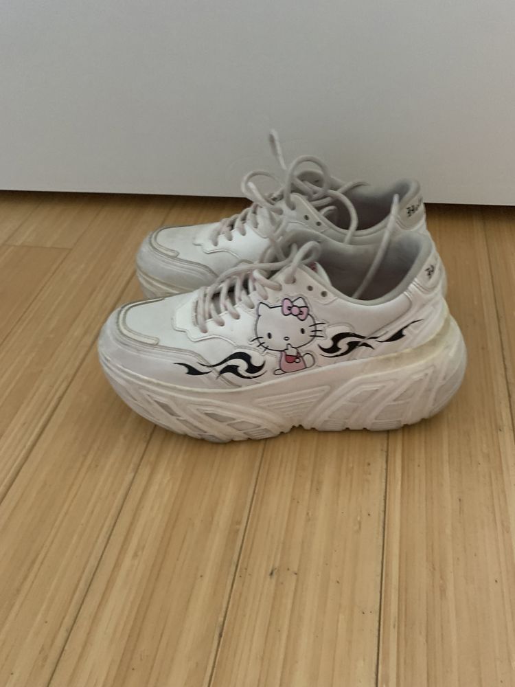 Buty na platformie hello kitty