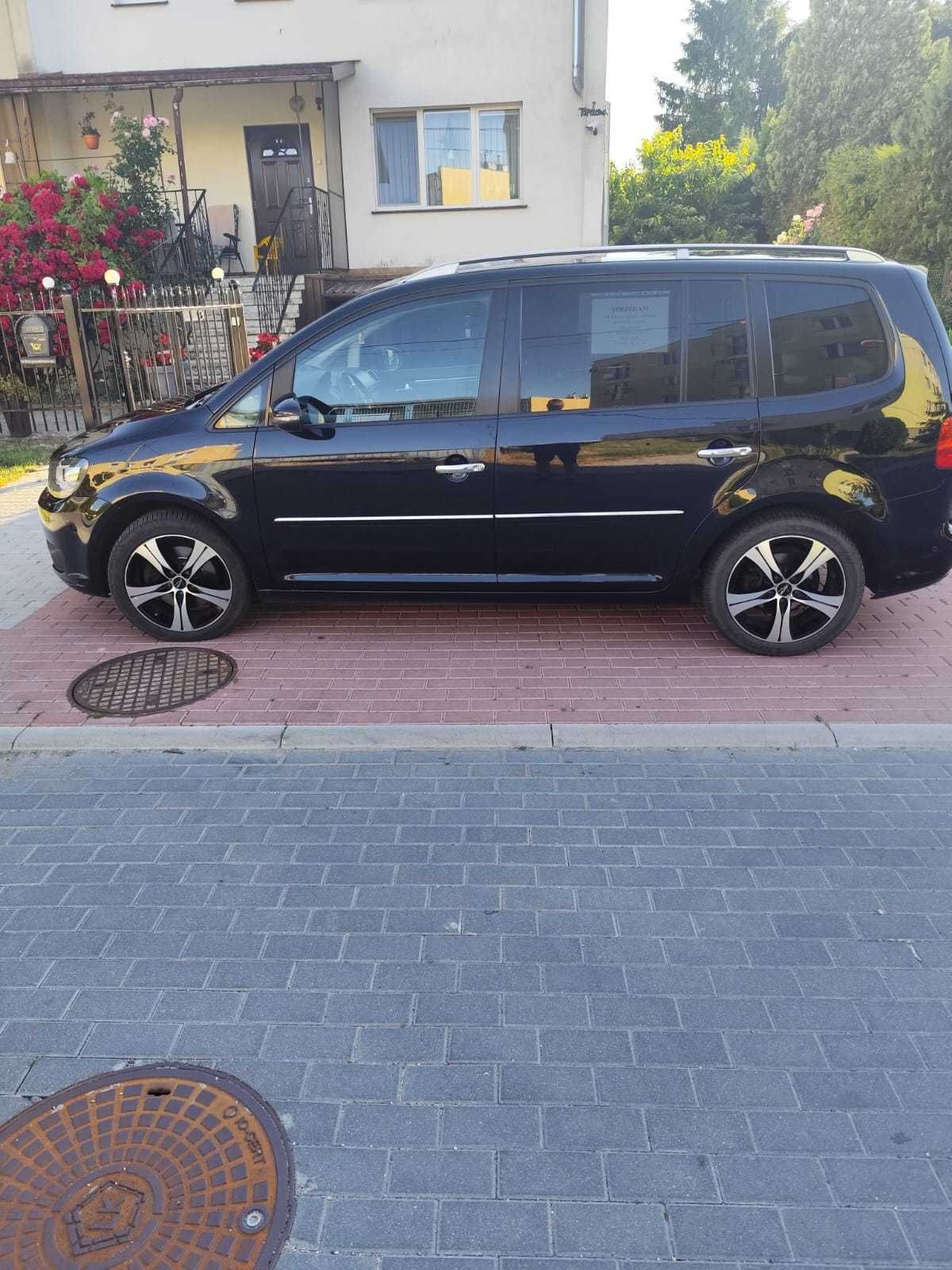 VW TOURAN 2,0 TDI Automat