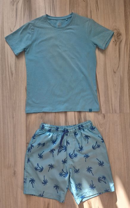 Zestaw T-shirt ze spodenkami 152 cm.