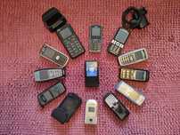 90 zł - Kolekcja klasycznych telefonów + player