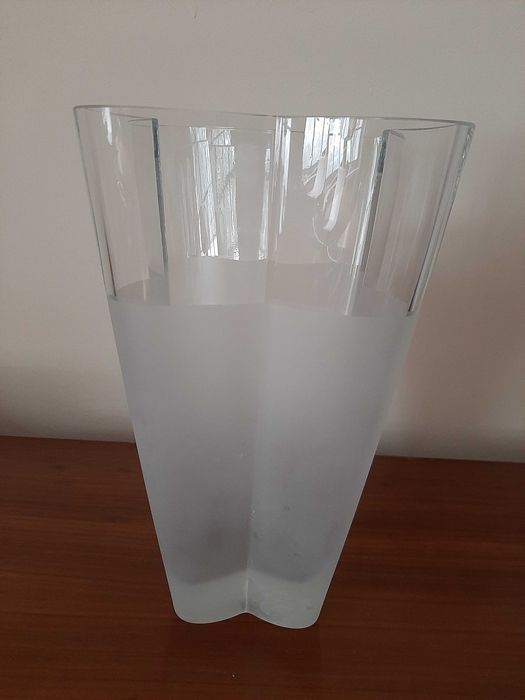 Vaso de vidro grosso