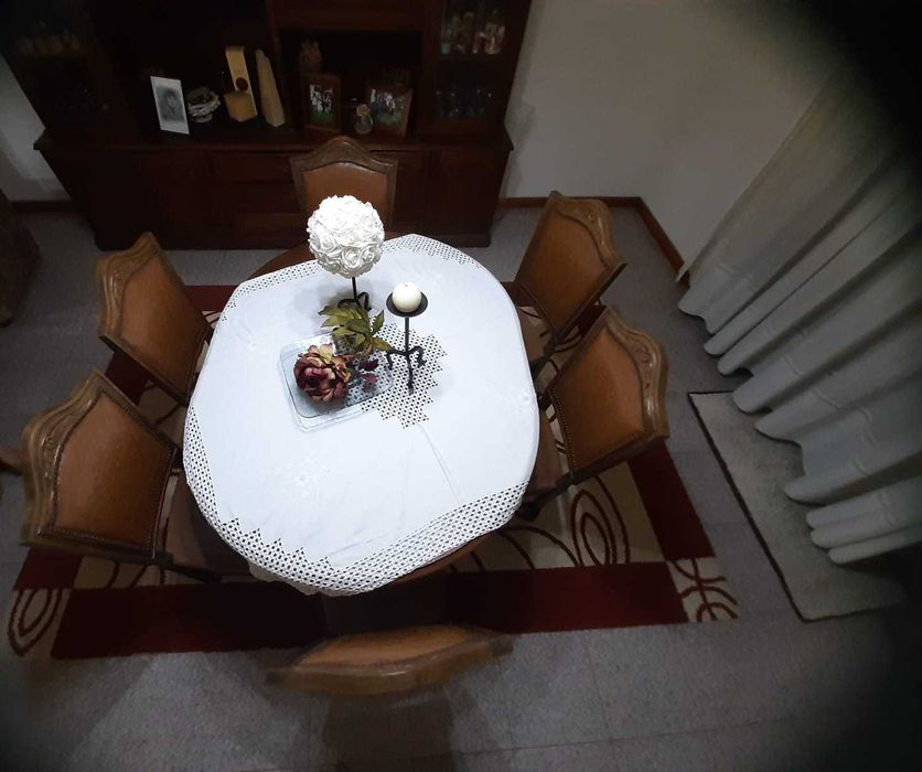 Mesa de Jantar + 6 cadeiras
