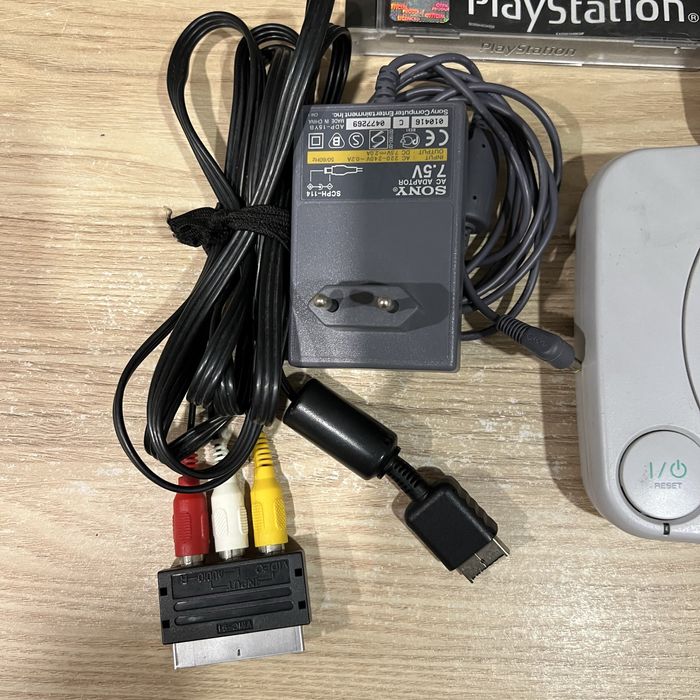 Playstation 1 PS1 PSOne + Fifa 2004