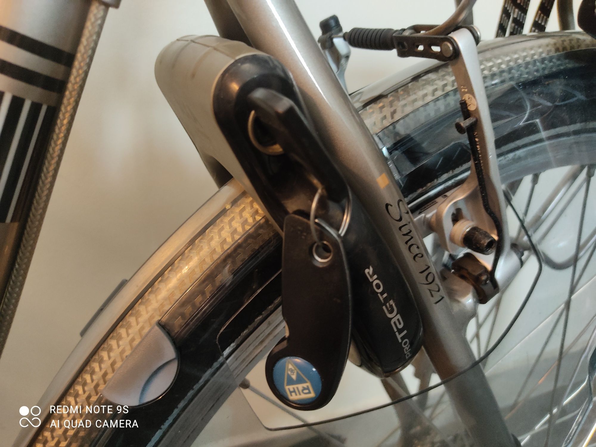 Rih Z 800, Shimano deore 3×9, soper stan