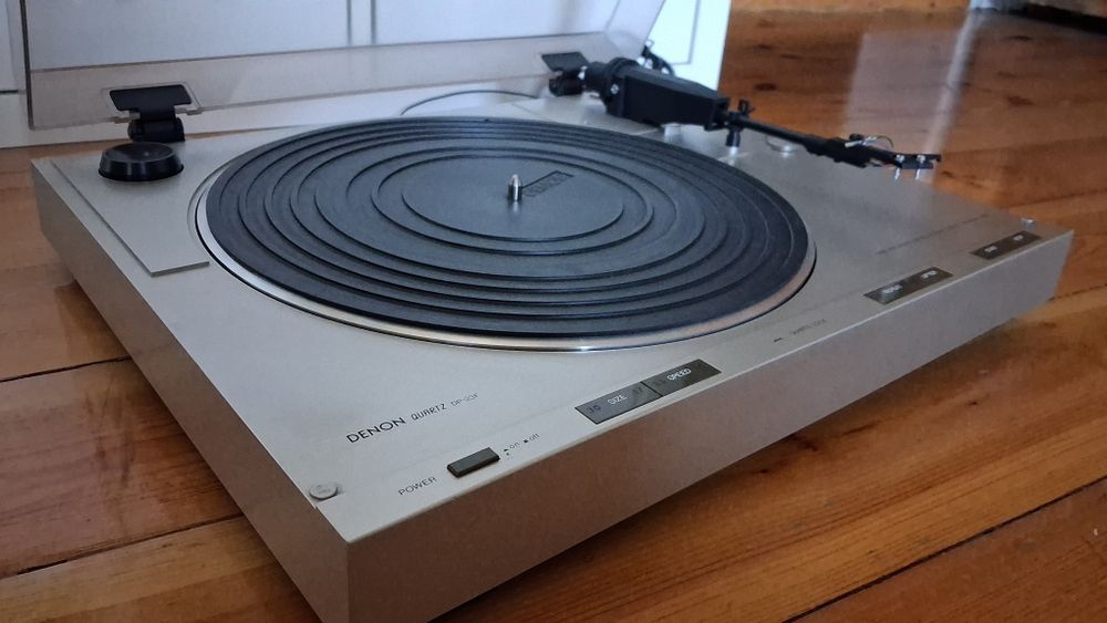 Gramofon DENON DP23F + ARTcessories DJ PRE II + Kabel