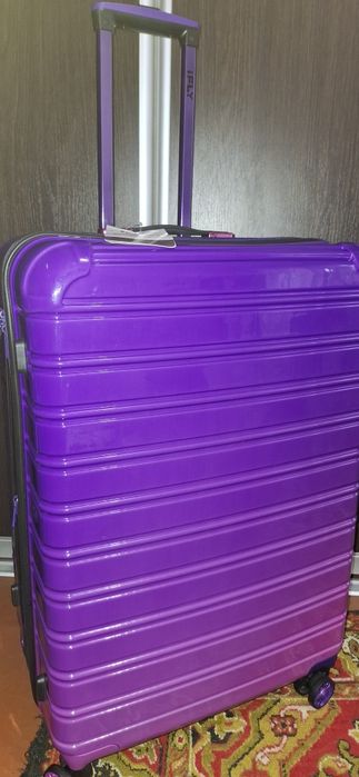 Валіза  велика з полікарбонату фірми iFLYMiami