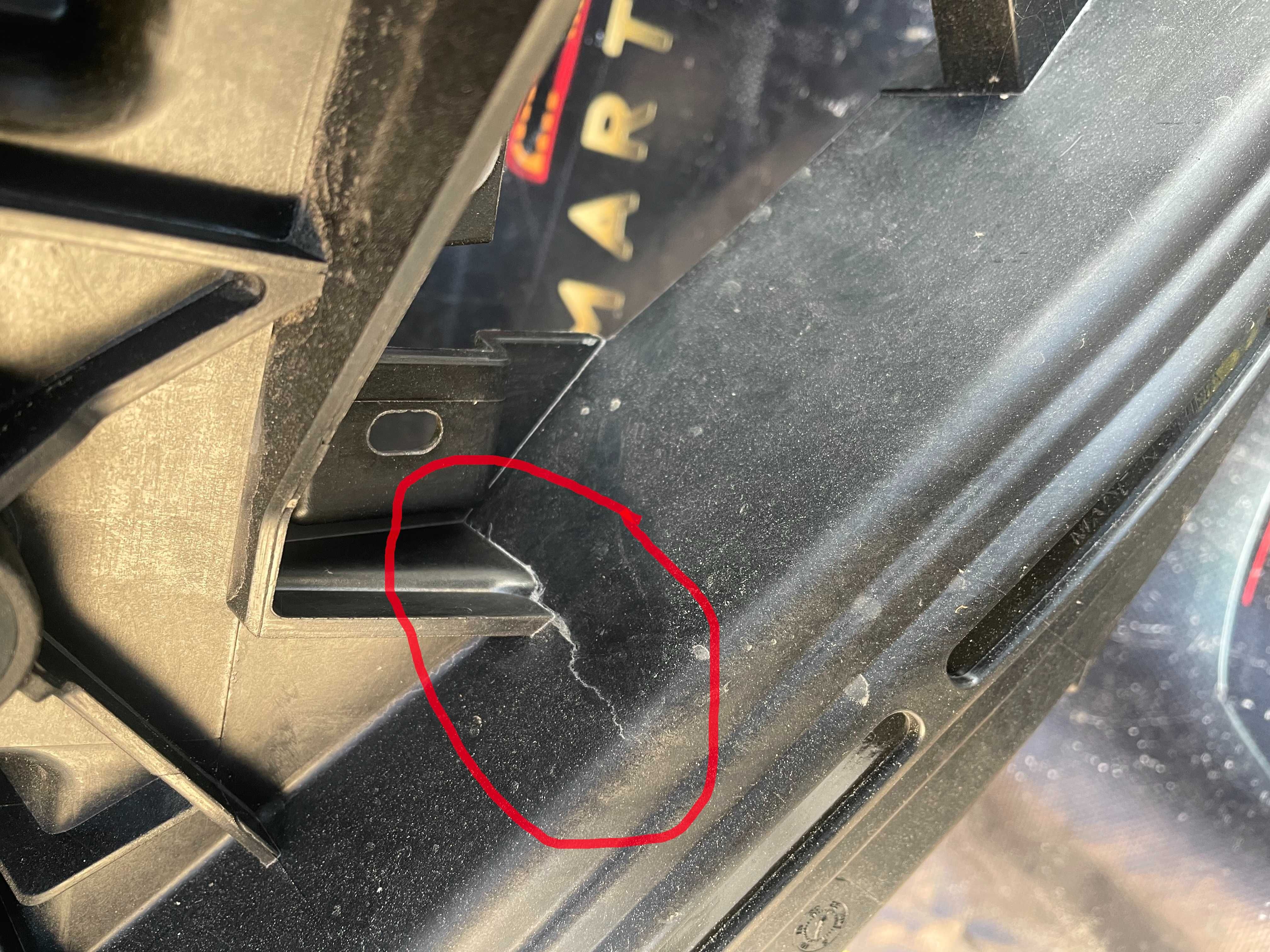 Tesla 3 Панель передня tesla m3 2024- highland телевізор 1711743-00-F