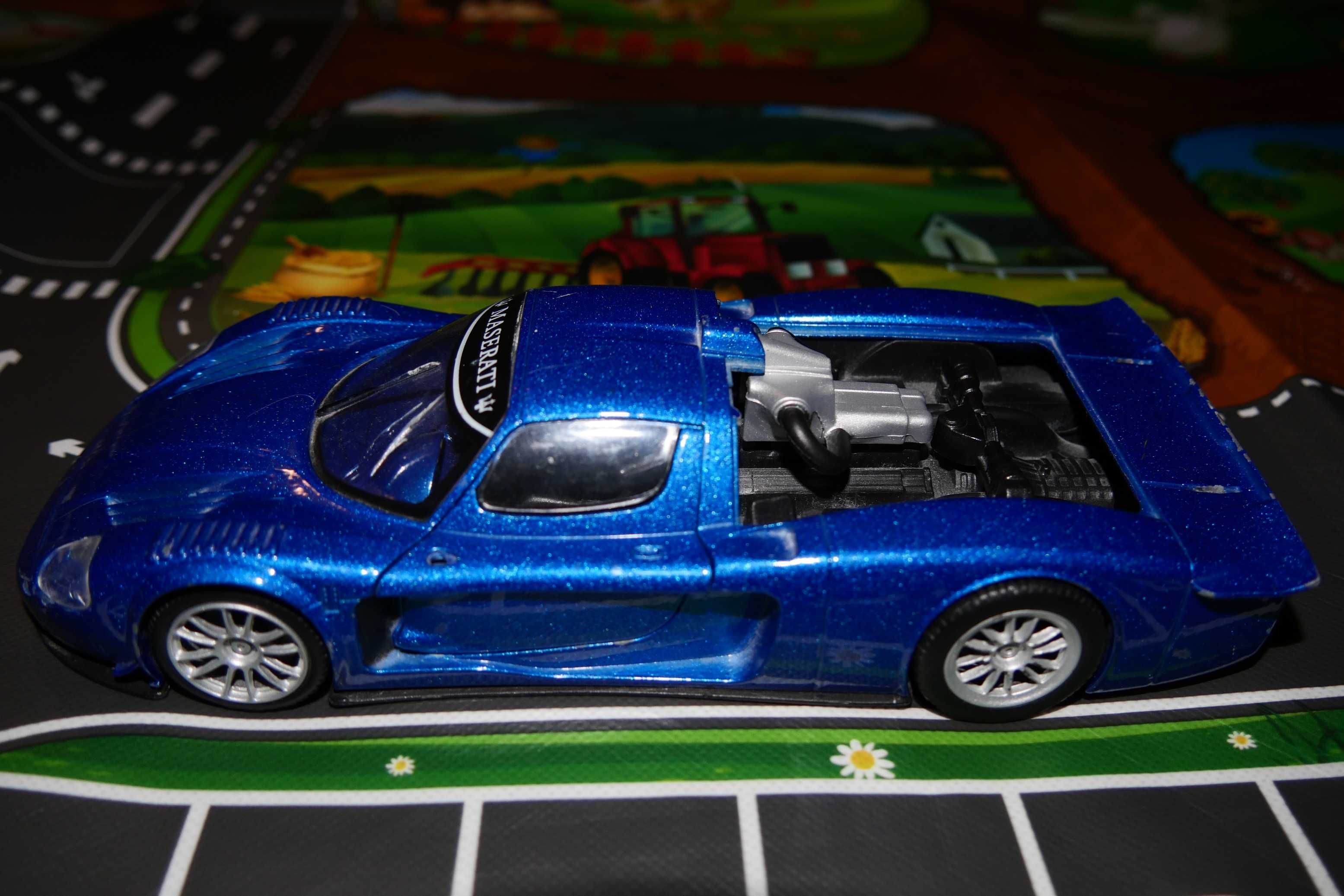 Maserati MC 12 GT 1 1:24 auto model kolekcjonerski niebieski metallic