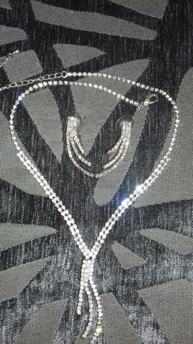 Продам украшения в идеальном состоянии.Почти как новые