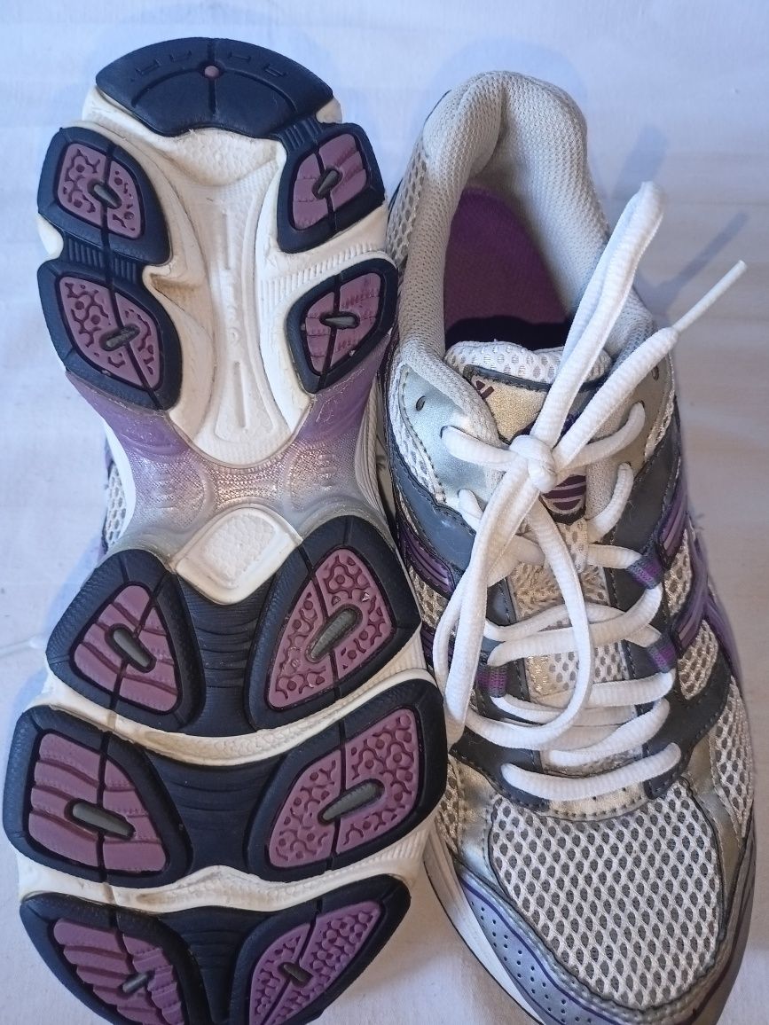 Asics Gel roz. 39 - dł. wkł. 24,5 cm
