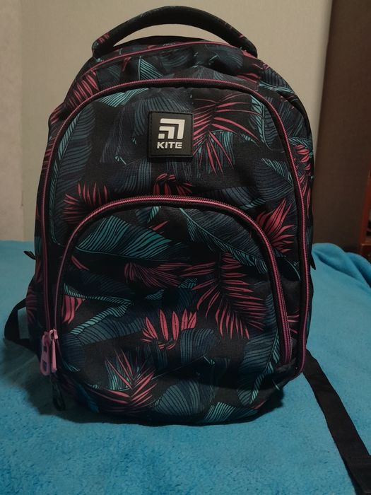 Продам шкільний рюкзак