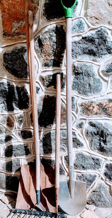 Лопати нержавійка, граблі, сапка