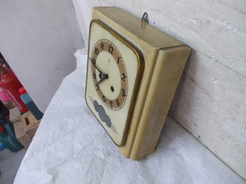 Stary wiszący zegar kuchenny Czechosłowacki