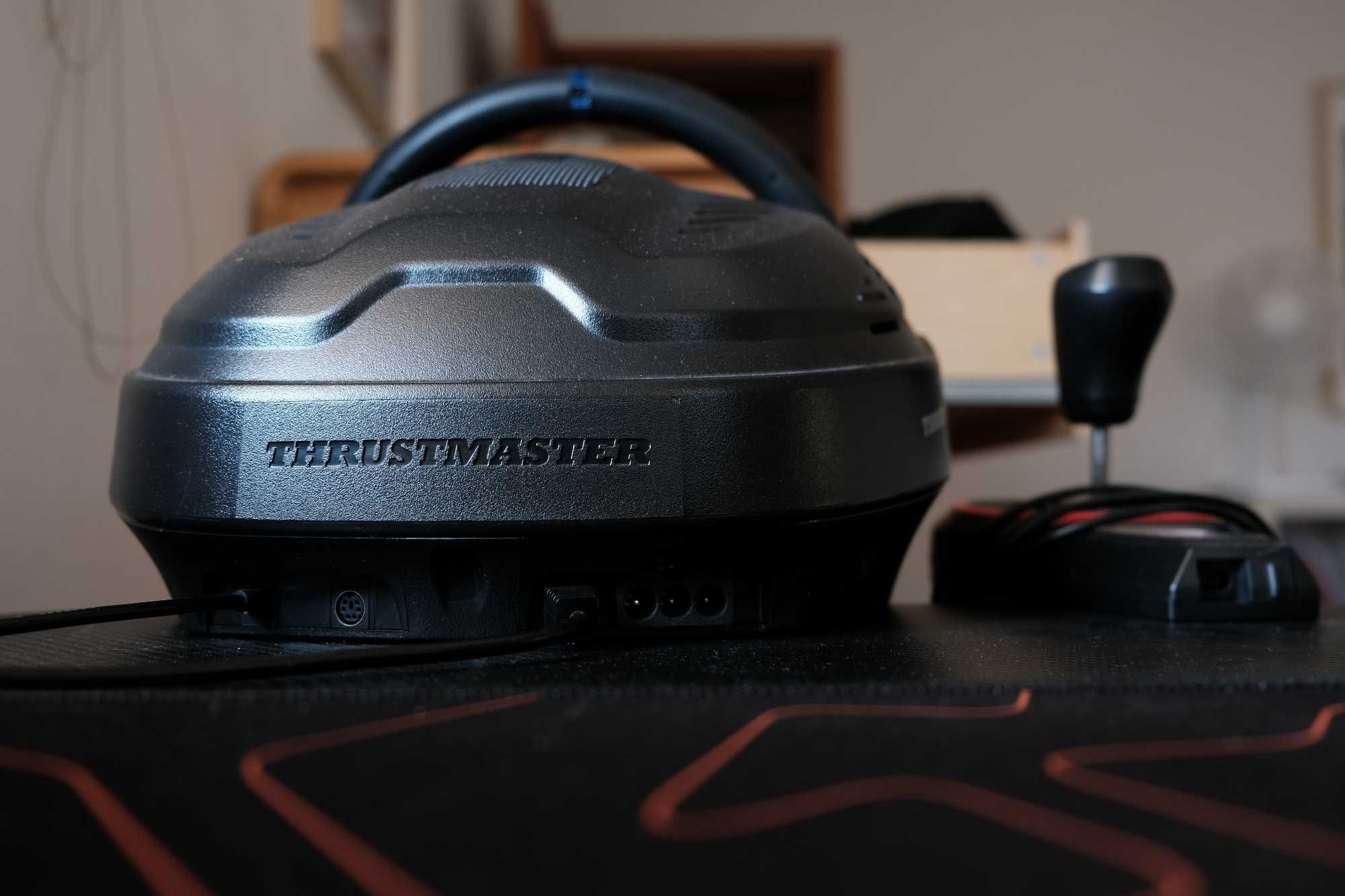 Volante Thrustmaster T300 rs gt c/pedais de metal c/manete TH8S