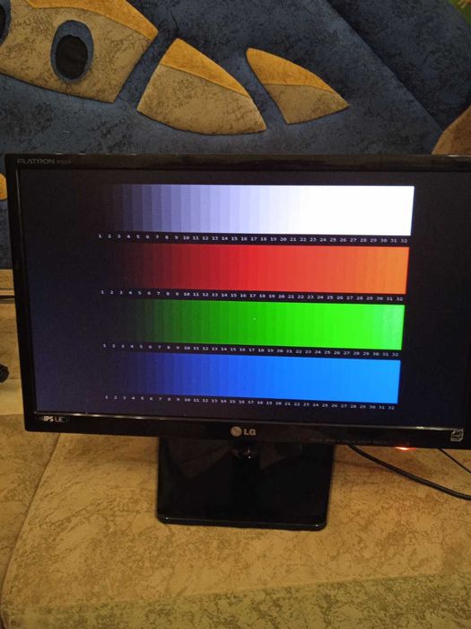 Lg flatron ips224t-pn