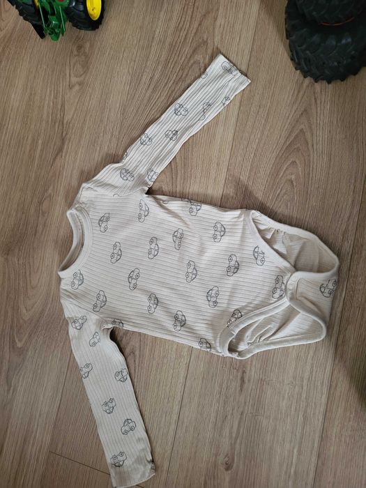 Body na długi rękaw prążkowane chłopięce w autka pepco 92