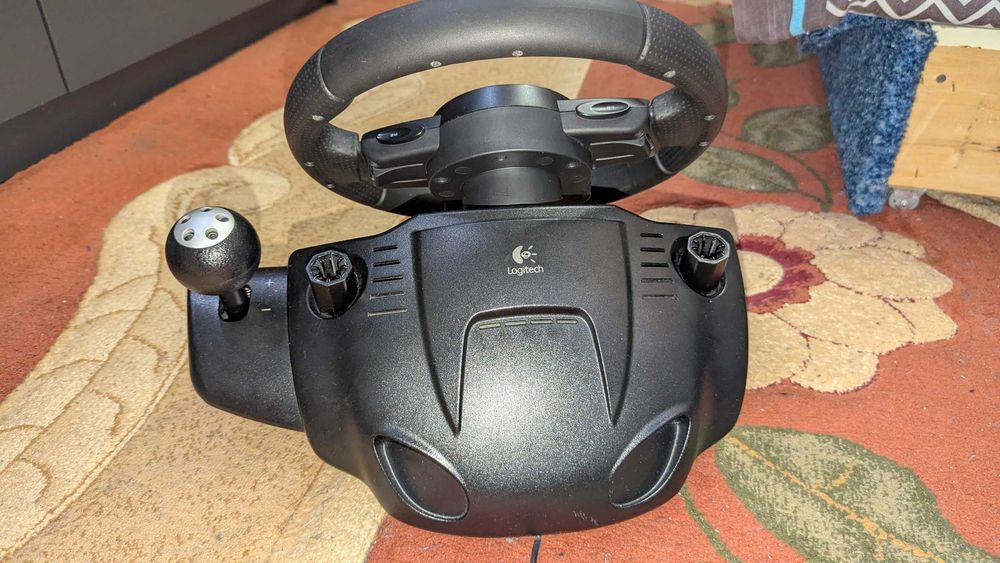Продам ігрове кермо Logitech Driving Force GT (900°, Force Feedback)
