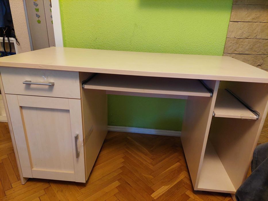 Piękne biurko młodzieżowe jak nowe