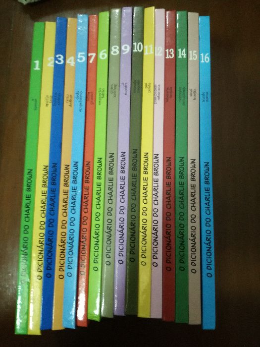 Colecção livros "O Dicionário do Charlie Brown"