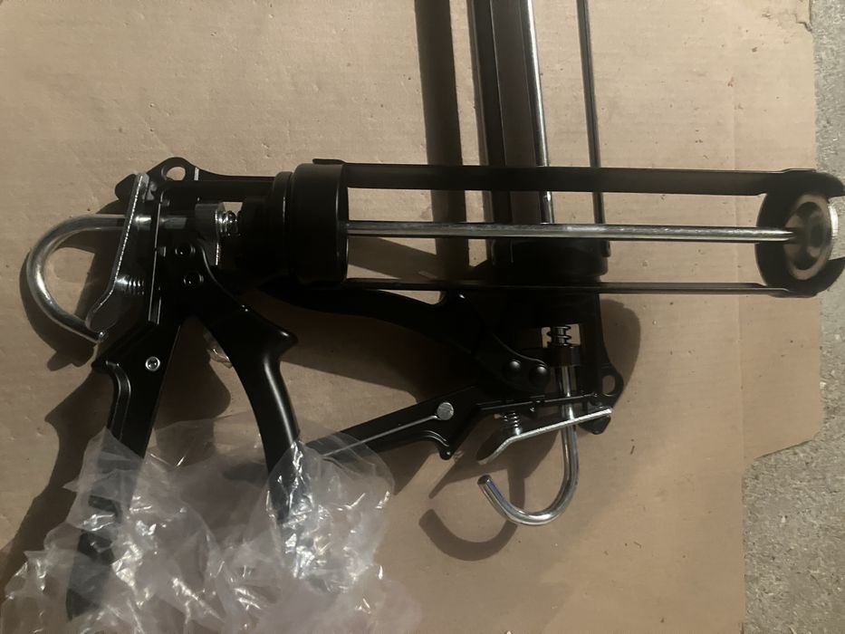 Wyciskacz do silikony solikonu 2 sztuki