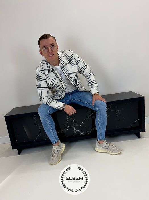 Szafka RTV czarna - marmurowe fronty