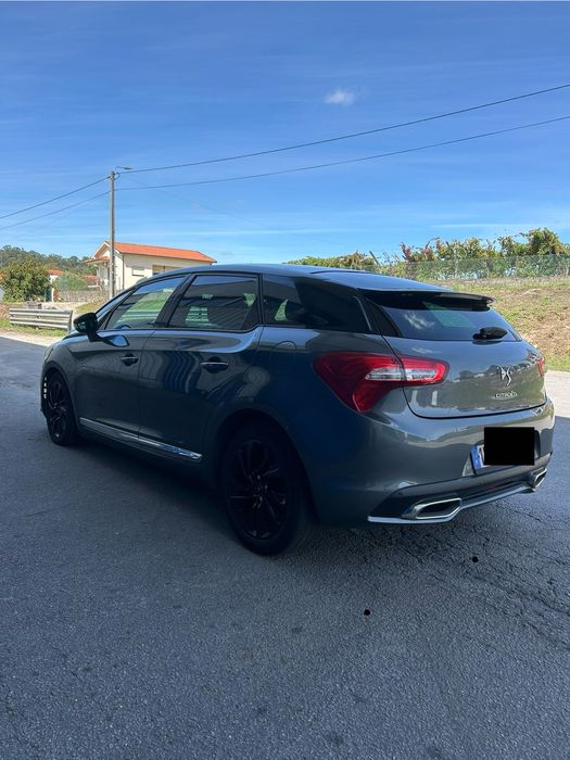 Citroën DS5 1.6 HDi 115cv 2012 – Elegante e Económico