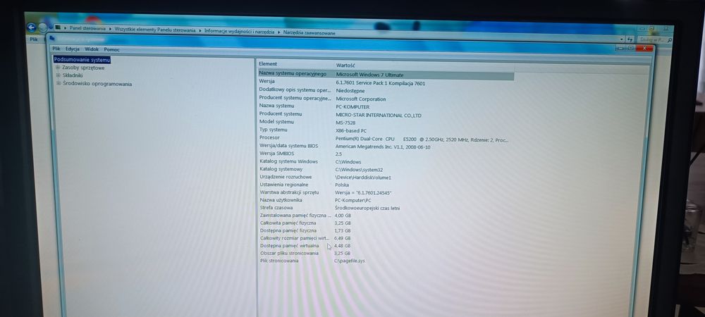 Komputer + monitor + klawiatura + mysz itd.