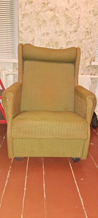 Отдам даром мебель