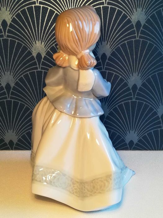 Lladro Figurka Dziewczynka.  Rarytas. Prezent.